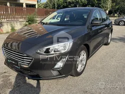 Grigio Usata 2019 Ford Focus Vignale Due volumi | 18.900 € (Buon prezzo)
