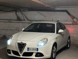 Bianco Usata 2011 Alfa Romeo Giulietta Due volumi | 7300 € (Cara)