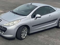 Usata 2008 Peugeot 207 CC Cabrio | 4000 € (Buon prezzo)
