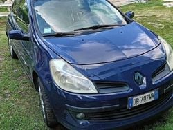 Blu/azzurro Usata 2006 Renault Clio III Tre volumi | 3250 € (Molto cara)
