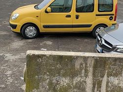 Giallo Usata 2003 Renault Kangoo Monovolume | 1000 € (Super prezzo)