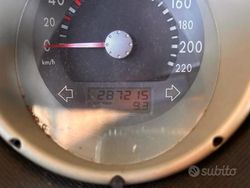 Verde Usata 2001 VW Polo Comfortline Tre volumi | 800 €