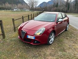 Rosso Usata 2012 Alfa Romeo Giulietta Tre volumi | 7000 € (Buon prezzo)