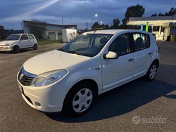 Bianco Usata 2009 Dacia Sandero Ambiance Tre volumi | 2400 € (Ottimo prezzo)