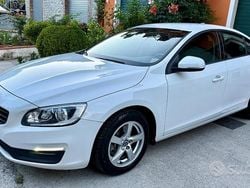 Bianco Usata 2018 Volvo S60 Business Edition Tre volumi | 9900 € (Buon prezzo)