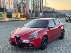 Rosso Usata 2016 Alfa Romeo Giulietta Exclusive Tre volumi | 7300 € (Buon prezzo)