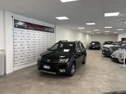 Nero Usata 2020 Dacia Sandero Stepway Due volumi | 9900 € (Buon prezzo)