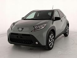 Tarragon & black Nuova 2025 Toyota Aygo X Trend SUV | 17.500 € (Buon prezzo)