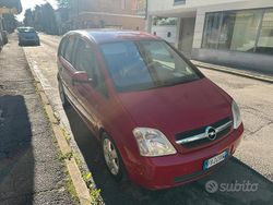Rosso Usata 2006 Opel Meriva Monovolume | 999 € (Buon prezzo)