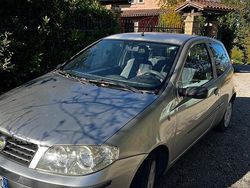 Usata 2004 Fiat Punto | 1300 €