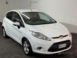 Bianco Usata 2011 Ford Fiesta Titanium Tre volumi | 2990 € (Ottimo prezzo)