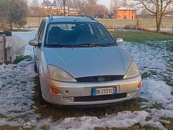 Grigio Usata 2000 Ford Focus Station wagon | 450 €
