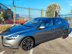 Grigio Usata 2019 Volvo V40 Business Edition Station wagon | 12.750 € (Buon prezzo)