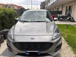 Grigio Usata 2022 Ford Kuga ST-Line SUV | 21.000 € (Buon prezzo)