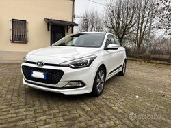 Bianco Usata 2018 Hyundai i20 Tre volumi | 9100 € (Buon prezzo)