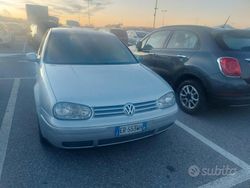 Grigio Usata 2001 VW Golf IV Tre volumi | 1900 € (Buon prezzo)