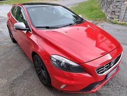 Rosso Usata 2016 Volvo V40 R-Design Momentum Station wagon | 8000 € (Buon prezzo)