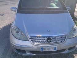 Grigio Usata 2007 Mercedes A180 Monovolume | 1900 € (Buon prezzo)