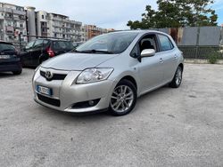 Grigio Usata 2009 Toyota Auris Tre volumi | 1399 € (Molto cara)