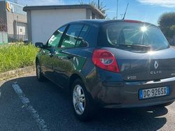 Usata 2007 Renault Clio III Due volumi | 2900 € (Buon prezzo)