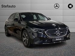 Nero ossidiana Nuova 2026 Mercedes E220 Advanced Plus Tre volumi | 64.400 € (Super prezzo)