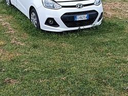 Bianco Usata 2015 Hyundai i10 Due volumi | 2200 €
