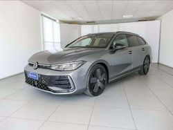 Diabase grey metallizzato Usata 2024 VW Passat R-line Station wagon | 43.900 € (Cara)