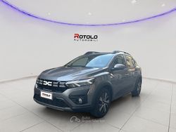 Gray Nuova 2025 Dacia Sandero Expression SUV | 15.990 € (Buon prezzo)