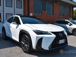 Bianco perlato Usata 2023 Lexus UX 250h Sport Line SUV | 25.950 € (Buon prezzo)