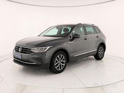 Dolphin grey metallizzato Usata 2022 VW Tiguan Life SUV | 23.900 € (Super prezzo)