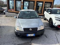 Grigio Usata 2005 Fiat Punto Tre volumi | 990 € (Super prezzo)