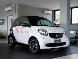Bianco pastello Usata 2017 Smart ForTwo Coupé Passion Due volumi | 10.000 € (Buon prezzo)