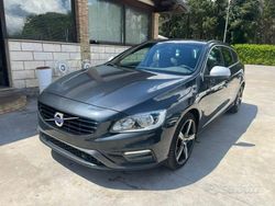 Grigio scuro metallizzato Usata 2017 Volvo V60 R-Design Station wagon | 13.999 € (Molto cara)