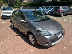 Grigio Usata 2010 Renault Clio III Tre volumi | 4000 € (Buon prezzo)
