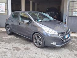 Grigio Usata 2014 Peugeot 208 Allure Due volumi | 5800 € (Buon prezzo)