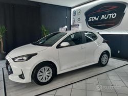 Bianco Usata 2022 Toyota Yaris Trend Tre volumi | 15.600 € (Buon prezzo)