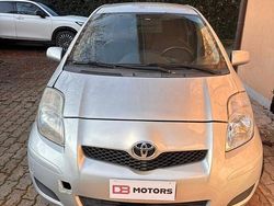 Grigio Usata 2009 Toyota Yaris Sport Due volumi | 2500 € (Buon prezzo)