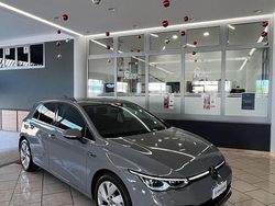 Grigio Usata 2021 VW Golf VIII Style Tre volumi | 23.500 € (Molto cara)