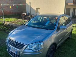 Grigio Usata 2006 VW Polo Tre volumi | 3000 € (Buon prezzo)