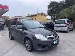 Grigio Usata 2011 Opel Zafira Cosmo Monovolume | 2950 € (Buon prezzo)