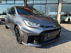 Grigio palladium Nuova 2025 Toyota Yaris Tre volumi | 51.500 € (Ottimo prezzo)