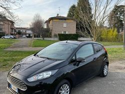 Nero Usata 2013 Ford Fiesta Due volumi | 3899 € (Buon prezzo)