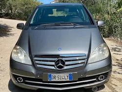 Usata 2008 Mercedes A180 Elegance Tre volumi | 5500 € (Cara)