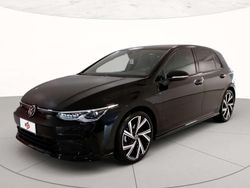 Deep black perlato Usata 2022 VW Golf VIII R-line Tre volumi | 27.900 € (Molto cara)