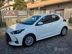 Bianco Usata 2023 Toyota Yaris Hybrid Active Tre volumi | 15.800 € (Ottimo prezzo)