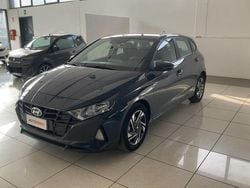 Grigio Usata 2023 Hyundai i20 Due volumi | 16.399 € (Buon prezzo)