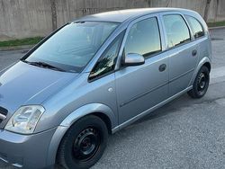 Grigio Usata 2005 Opel Meriva Monovolume | 1700 € (Buon prezzo)