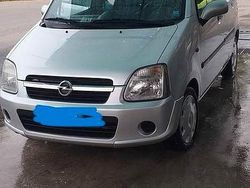 Grigio Usata 2006 Opel Agila Due volumi | 2500 €