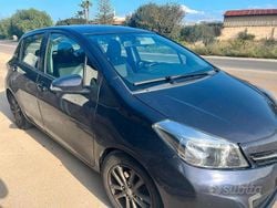 Blu Usata 2014 Toyota Yaris Due volumi | 5000 €