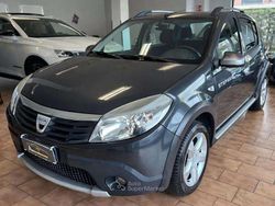 Blu/azzurro Usata 2009 Dacia Sandero Stepway Tre volumi | 3900 € (Ottimo prezzo)